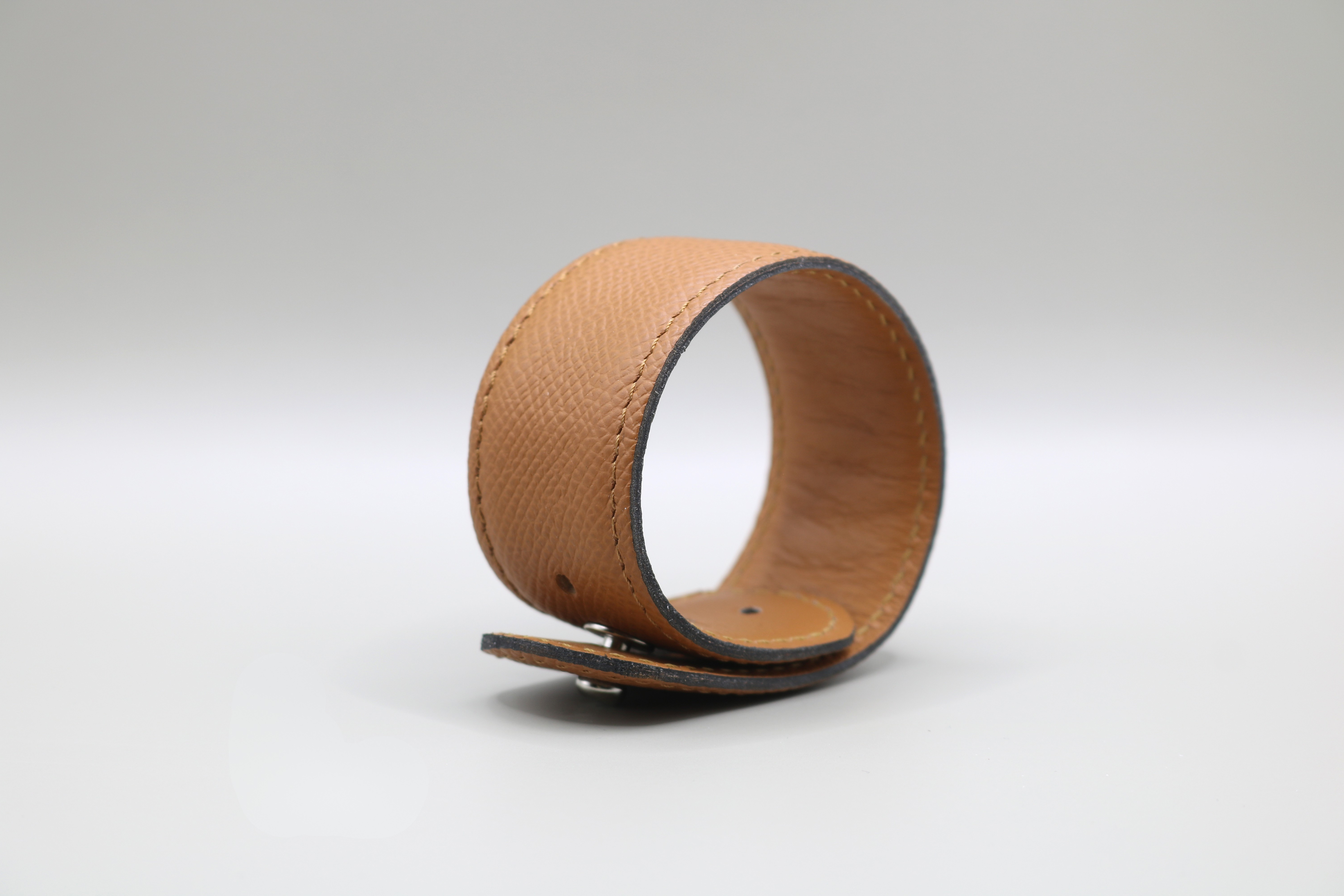 Bracelet manchette anti-ondes Femme en cuir Camel