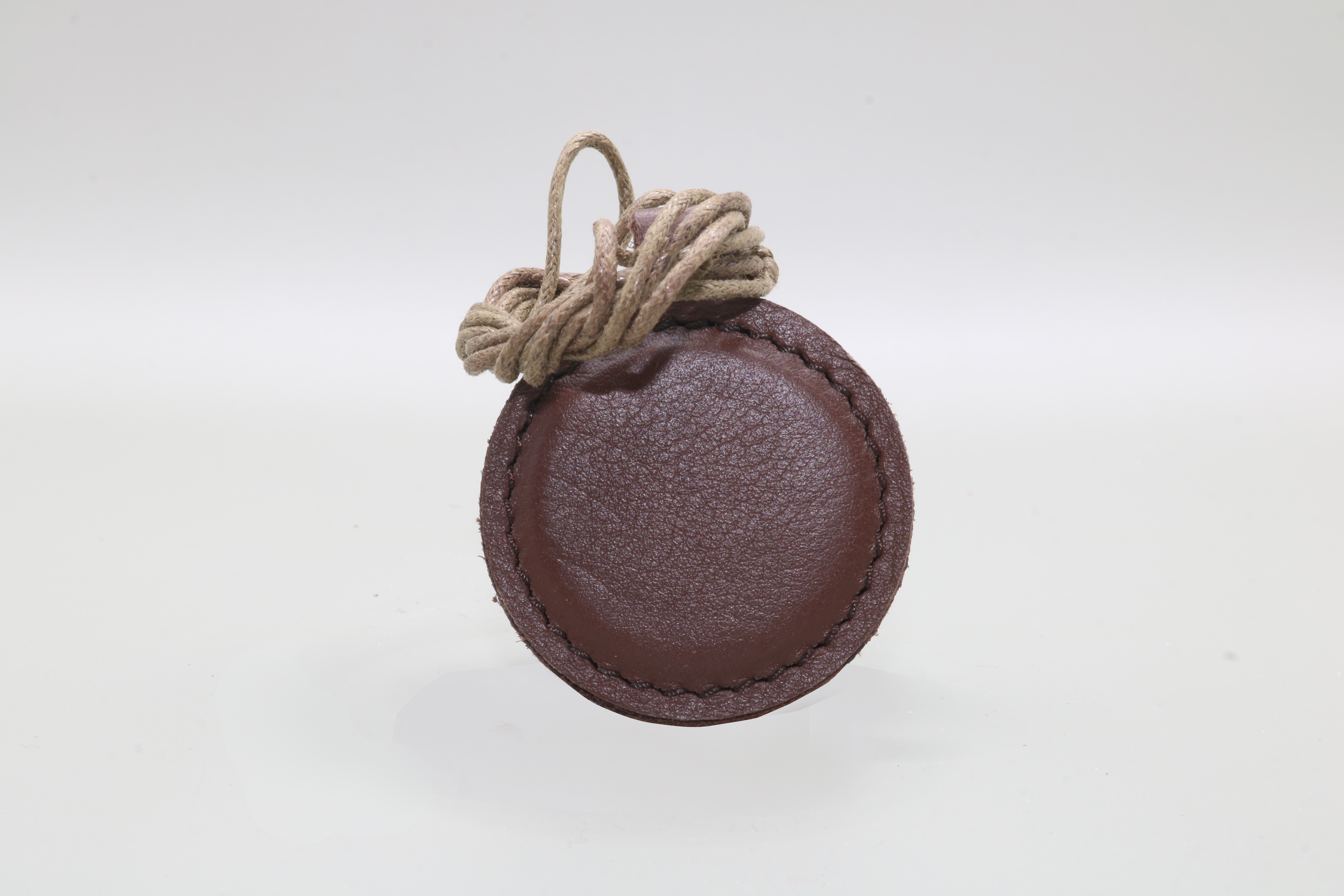 Pendentif anti-ondes WP2 — Protection électromagnétique en cuir