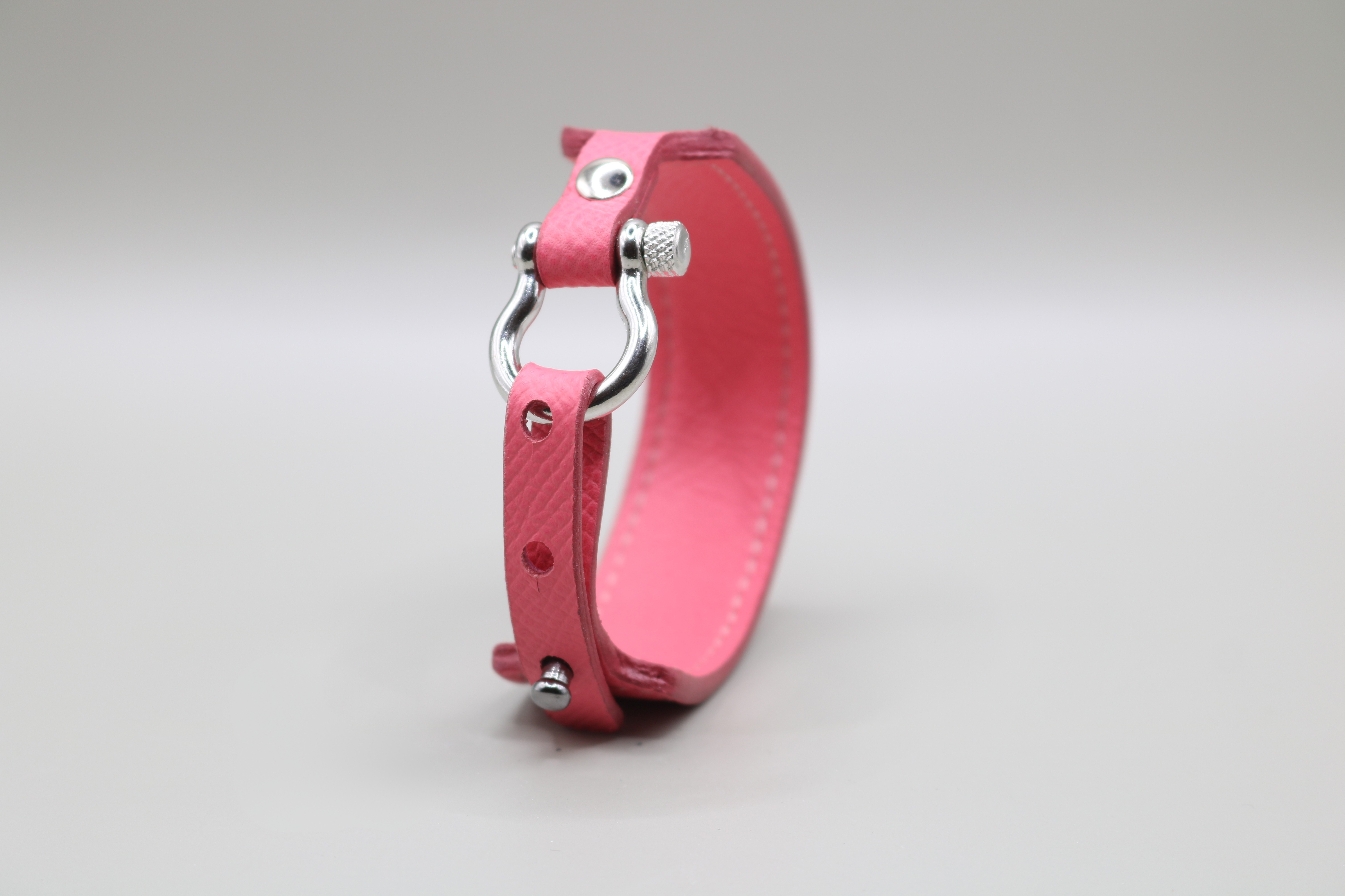 Women's Rose Leather Anti-Radiation Shackle Bracelet