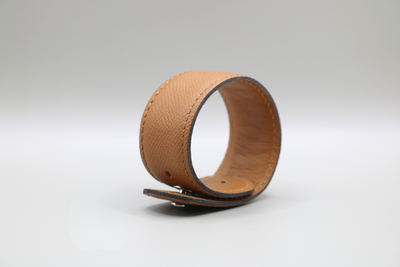 Bracelet manchette anti-ondes Femme en cuir Camel