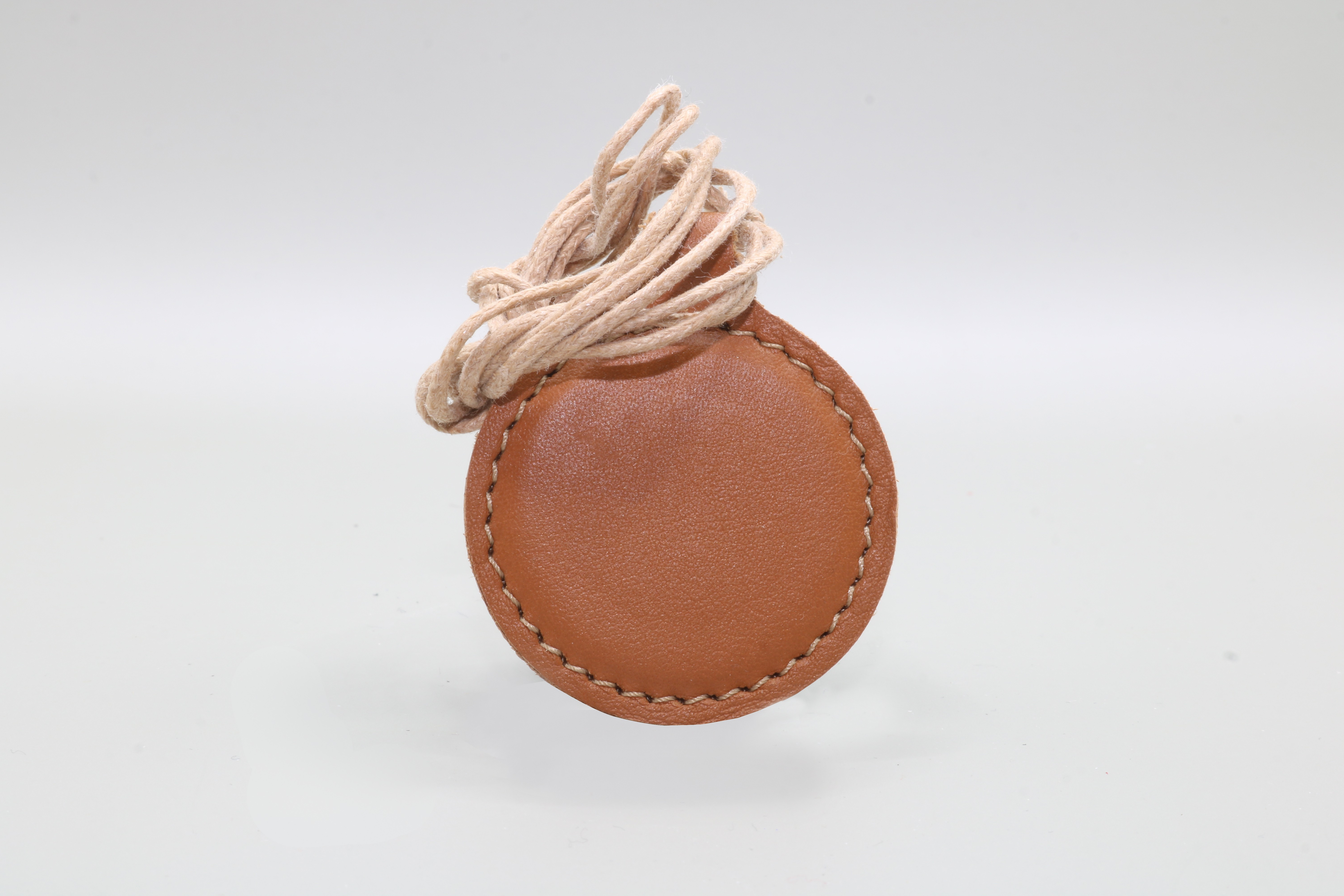Pendentif anti-ondes WP1 — Protection électromagnétique en cuir